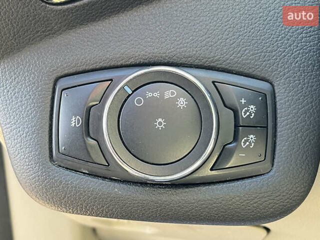 Синий Форд Эскейп, объемом двигателя 2 л и пробегом 162 тыс. км за 11000 $, фото 14 на Automoto.ua