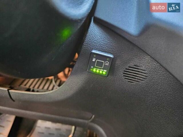 Синий Форд Эскейп, объемом двигателя 2.5 л и пробегом 233 тыс. км за 10700 $, фото 31 на Automoto.ua