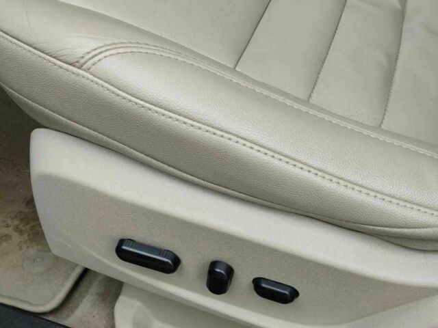 Форд Эскейп 2014 в Львове на Automoto.ua Синий Форд Эскейп, объемом двигателя 2 л и пробегом 125 тыс. км за 274 $, фото 5 на Automoto.ua