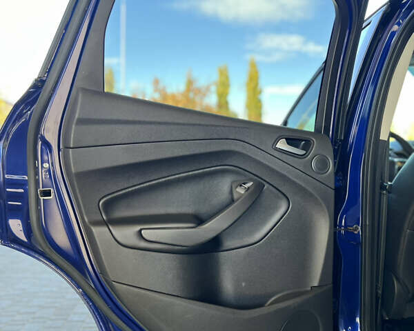 Форд Эскейп 2015 в Николаеве на Automoto.ua Синий Форд Эскейп, объемом двигателя 2 л и пробегом 155 тыс. км за 13400 $, фото 23 на Automoto.ua