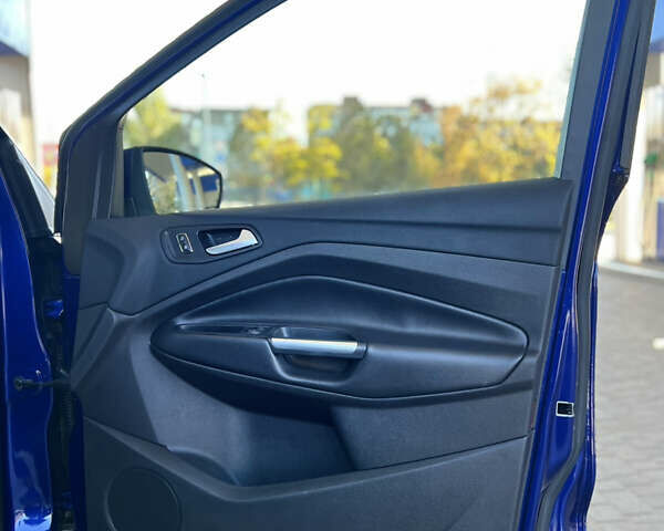 Форд Эскейп 2015 в Николаеве на Automoto.ua Синий Форд Эскейп, объемом двигателя 2 л и пробегом 155 тыс. км за 13400 $, фото 19 на Automoto.ua