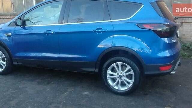 Синий Форд Эскейп, объемом двигателя 2 л и пробегом 163 тыс. км за 13500 $, фото 1 на Automoto.ua
