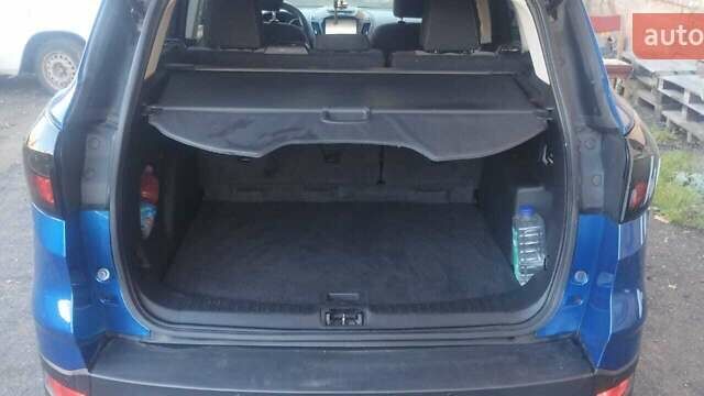 Синий Форд Эскейп, объемом двигателя 2 л и пробегом 163 тыс. км за 13500 $, фото 4 на Automoto.ua