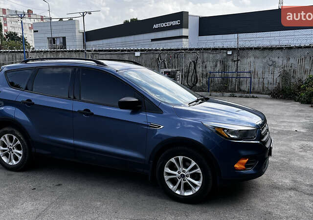 Форд Эскейп 2017 в Чернигове на Automoto.ua Синий Форд Эскейп, объемом двигателя 2.5 л и пробегом 102 тыс. км за 15000 $, фото 2 на Automoto.ua