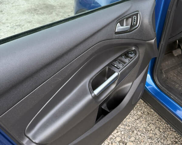 Синій Форд Ескейп, об'ємом двигуна 0 л та пробігом 225 тис. км за 11950 $, фото 7 на Automoto.ua