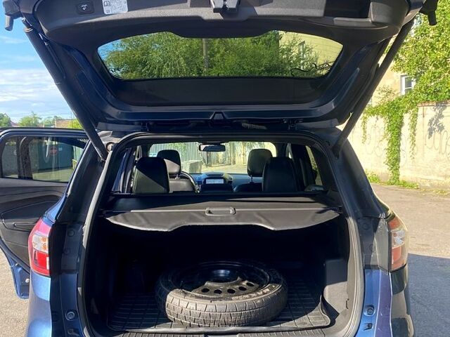 Синий Форд Эскейп, объемом двигателя 2 л и пробегом 65 тыс. км за 14000 $, фото 12 на Automoto.ua