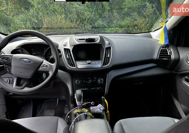 Форд Эскейп 2017 в Чернигове на Automoto.ua Синий Форд Эскейп, объемом двигателя 2.5 л и пробегом 102 тыс. км за 15000 $, фото 14 на Automoto.ua