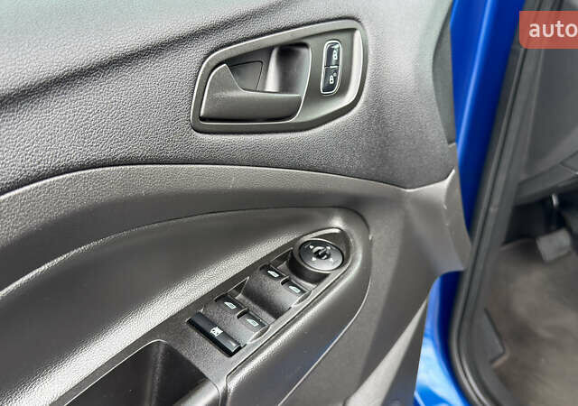 Синий Форд Эскейп, объемом двигателя 2.5 л и пробегом 208 тыс. км за 11800 $, фото 15 на Automoto.ua