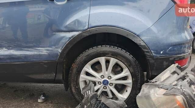Синій Форд Ескейп, об'ємом двигуна 1.5 л та пробігом 150 тис. км за 10900 $, фото 2 на Automoto.ua