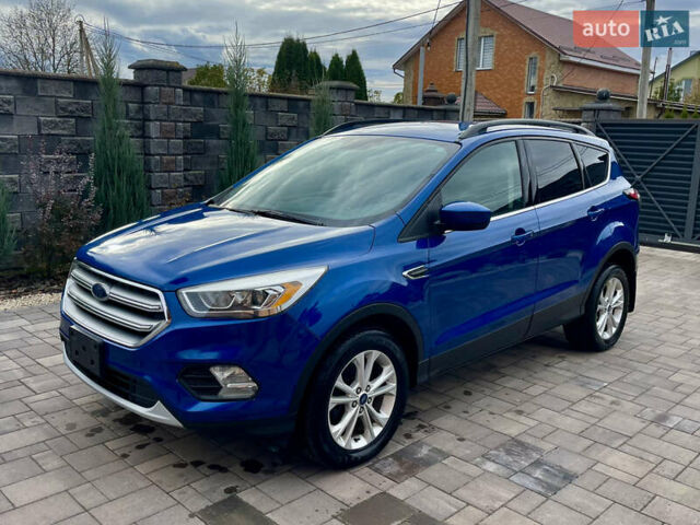 Форд Эскейп 2017 в Ровно на Automoto.ua Синий Форд Эскейп, объемом двигателя 1.5 л и пробегом 141 тыс. км за 11700 $, фото 1 на Automoto.ua