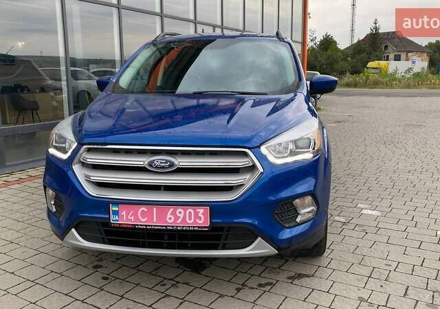Синій Форд Ескейп, об'ємом двигуна 1.5 л та пробігом 241 тис. км за 10900 $, фото 3 на Automoto.ua
