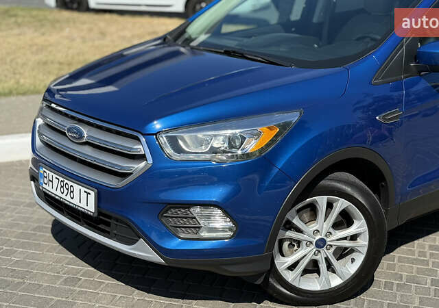 Синий Форд Эскейп, объемом двигателя 1.5 л и пробегом 119 тыс. км за 13399 $, фото 1 на Automoto.ua