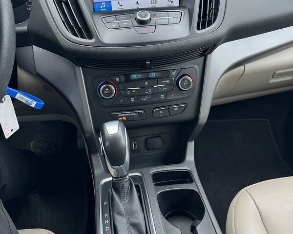 Синий Форд Эскейп, объемом двигателя 1.5 л и пробегом 50 тыс. км за 15800 $, фото 6 на Automoto.ua
