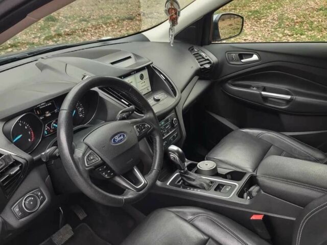 Синий Форд Эскейп, объемом двигателя 2 л и пробегом 79 тыс. км за 10700 $, фото 6 на Automoto.ua