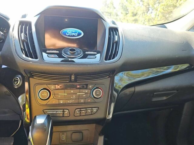 Синий Форд Эскейп, объемом двигателя 2 л и пробегом 100 тыс. км за 9000 $, фото 9 на Automoto.ua