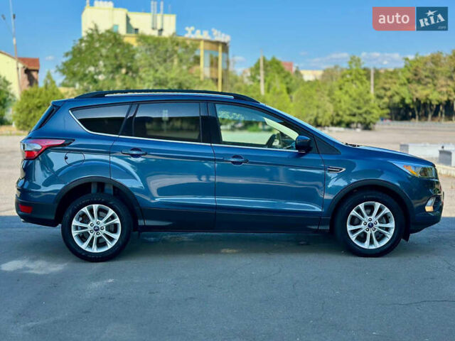 Синій Форд Ескейп, об'ємом двигуна 1.5 л та пробігом 150 тис. км за 12699 $, фото 3 на Automoto.ua