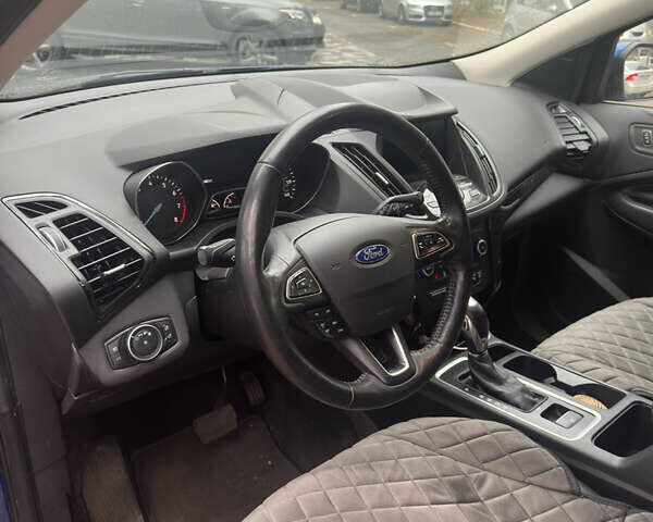 Синий Форд Эскейп, объемом двигателя 2 л и пробегом 172 тыс. км за 17000 $, фото 5 на Automoto.ua