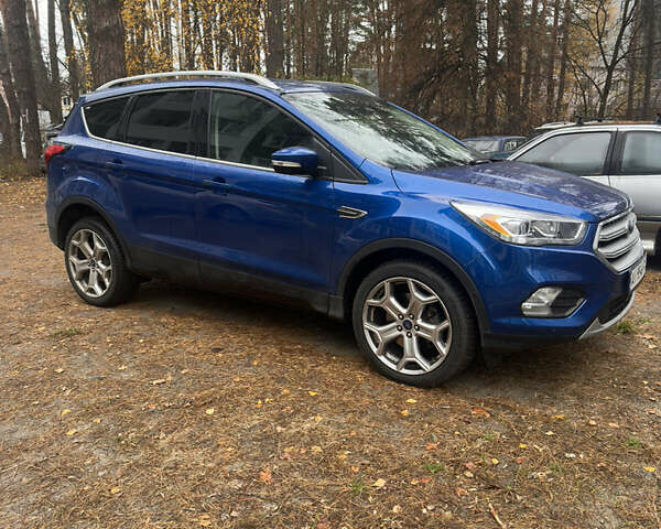 Синий Форд Эскейп, объемом двигателя 2 л и пробегом 172 тыс. км за 17000 $, фото 1 на Automoto.ua