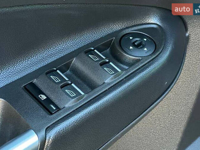 Синій Форд Ескейп, об'ємом двигуна 1.5 л та пробігом 135 тис. км за 11400 $, фото 4 на Automoto.ua