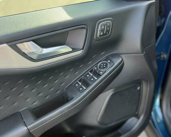 Синий Форд Эскейп, объемом двигателя 1.5 л и пробегом 132 тыс. км за 16700 $, фото 14 на Automoto.ua