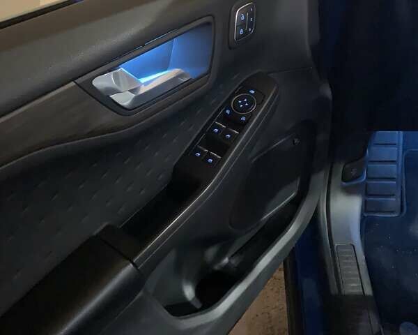 Синий Форд Эскейп, объемом двигателя 2 л и пробегом 57 тыс. км за 23000 $, фото 9 на Automoto.ua