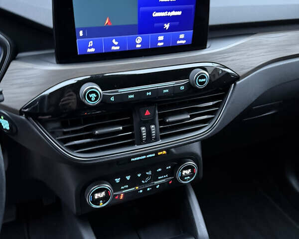 Синий Форд Эскейп, объемом двигателя 2.5 л и пробегом 83 тыс. км за 21000 $, фото 44 на Automoto.ua