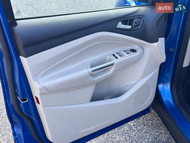 Синий Форд Эскейп, объемом двигателя 2 л и пробегом 39 тыс. км за 3000 $, фото 8 на Automoto.ua