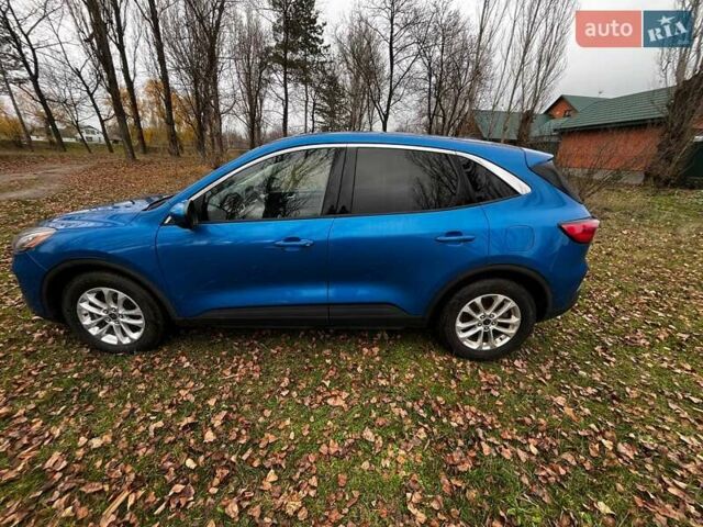 Синий Форд Эскейп, объемом двигателя 0 л и пробегом 122 тыс. км за 17000 $, фото 2 на Automoto.ua