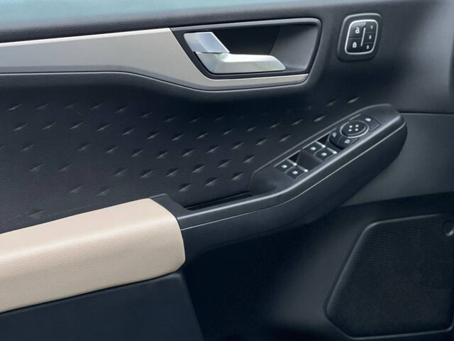 Синий Форд Эскейп, объемом двигателя 1.5 л и пробегом 60 тыс. км за 19990 $, фото 6 на Automoto.ua