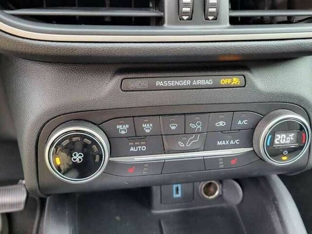 Синій Форд Ескейп, об'ємом двигуна 1.5 л та пробігом 53 тис. км за 10400 $, фото 13 на Automoto.ua