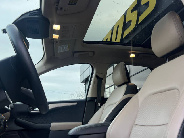 Синий Форд Эскейп, объемом двигателя 1.5 л и пробегом 60 тыс. км за 19990 $, фото 9 на Automoto.ua