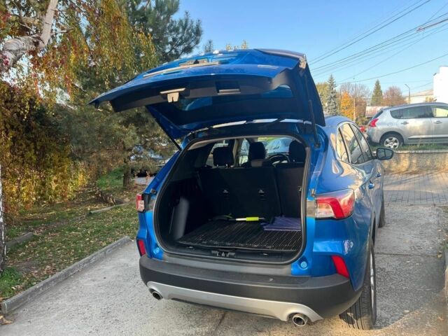 Синій Форд Ескейп, об'ємом двигуна 1.5 л та пробігом 25 тис. км за 17300 $, фото 4 на Automoto.ua