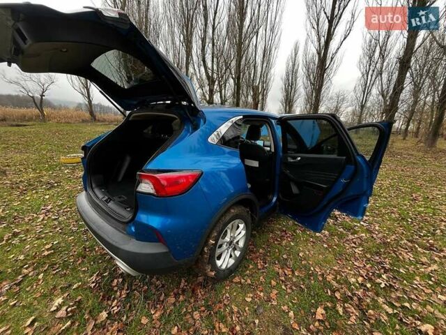 Синий Форд Эскейп, объемом двигателя 0 л и пробегом 122 тыс. км за 17000 $, фото 16 на Automoto.ua