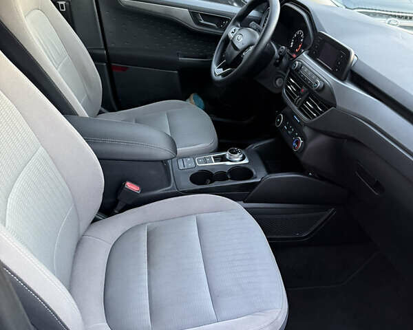 Форд Эскейп 2020 в Полтаве на Automoto.ua Синий Форд Эскейп, объемом двигателя 0 л и пробегом 141 тыс. км за 14500 $, фото 6 на Automoto.ua