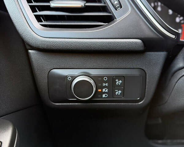 Синій Форд Ескейп, об'ємом двигуна 1.5 л та пробігом 123 тис. км за 13500 $, фото 19 на Automoto.ua