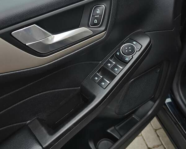 Синий Форд Эскейп, объемом двигателя 2.5 л и пробегом 72 тыс. км за 22000 $, фото 23 на Automoto.ua