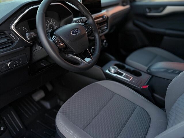 Синій Форд Ескейп, об'ємом двигуна 1.5 л та пробігом 43 тис. км за 16250 $, фото 6 на Automoto.ua