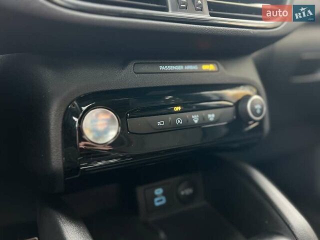 Синий Форд Эскейп, объемом двигателя 0 л и пробегом 16 тыс. км за 28950 $, фото 28 на Automoto.ua