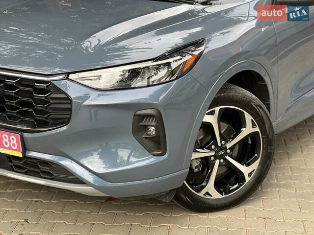 Синий Форд Эскейп, объемом двигателя 0 л и пробегом 16 тыс. км за 28950 $, фото 1 на Automoto.ua