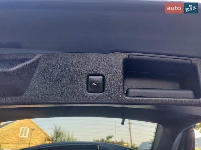 Синий Форд Эскейп, объемом двигателя 1.5 л и пробегом 43 тыс. км за 20000 $, фото 16 на Automoto.ua