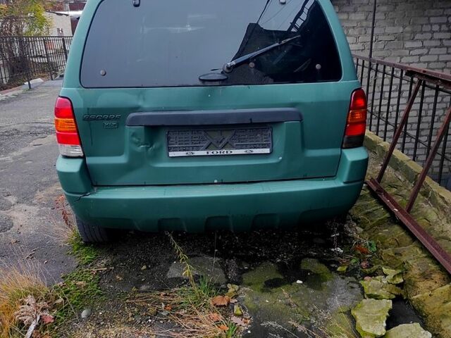 Зеленый Форд Эскейп, объемом двигателя 3 л и пробегом 300 тыс. км за 2300 $, фото 1 на Automoto.ua