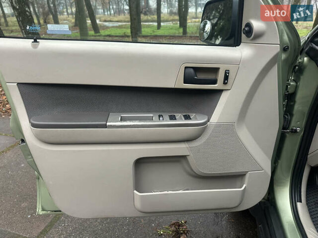 Зелений Форд Ескейп, об'ємом двигуна 2.49 л та пробігом 209 тис. км за 10999 $, фото 12 на Automoto.ua