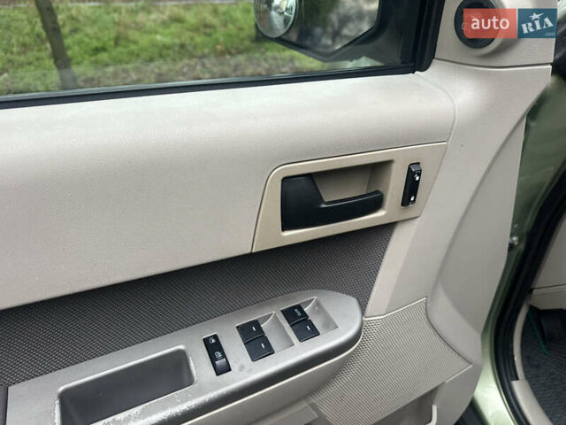 Зелений Форд Ескейп, об'ємом двигуна 2.49 л та пробігом 209 тис. км за 10999 $, фото 13 на Automoto.ua