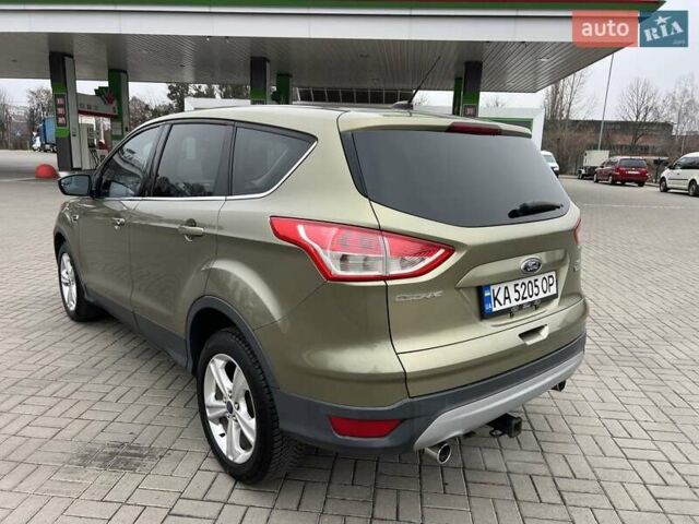 Зелений Форд Ескейп, об'ємом двигуна 1.6 л та пробігом 229 тис. км за 8999 $, фото 2 на Automoto.ua