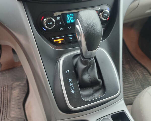 Зелений Форд Ескейп, об'ємом двигуна 2 л та пробігом 282 тис. км за 10500 $, фото 13 на Automoto.ua