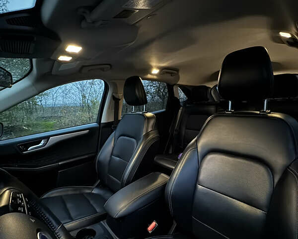 Зелений Форд Ескейп, об'ємом двигуна 1.5 л та пробігом 71 тис. км за 16300 $, фото 18 на Automoto.ua