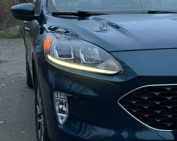 Зеленый Форд Эскейп, объемом двигателя 1.5 л и пробегом 70 тыс. км за 17300 $, фото 2 на Automoto.ua