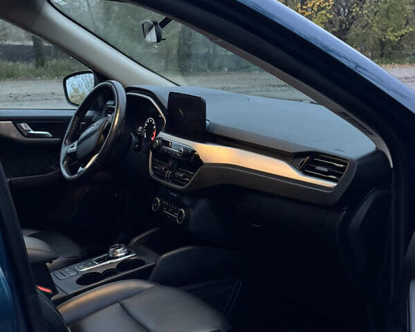 Зелений Форд Ескейп, об'ємом двигуна 1.5 л та пробігом 71 тис. км за 16300 $, фото 7 на Automoto.ua