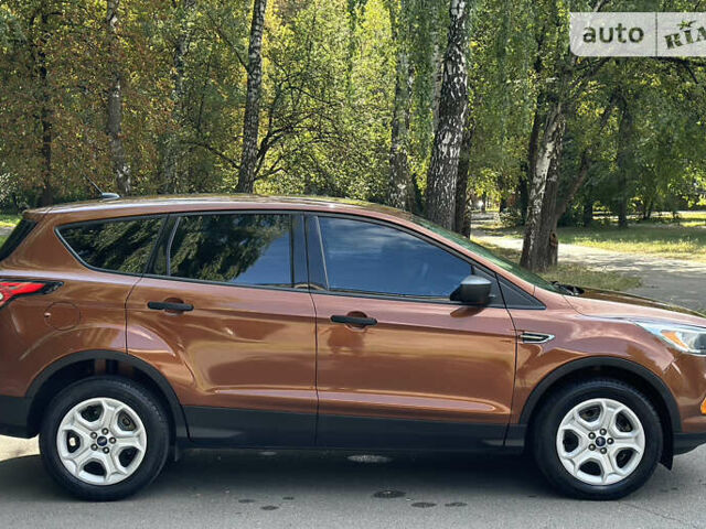Форд Эскейп 2016 в Киеве на Automoto.ua Оранжевый Форд Эскейп, объемом двигателя 2.49 л и пробегом 180 тыс. км за 13555 $, фото 4 на Automoto.ua