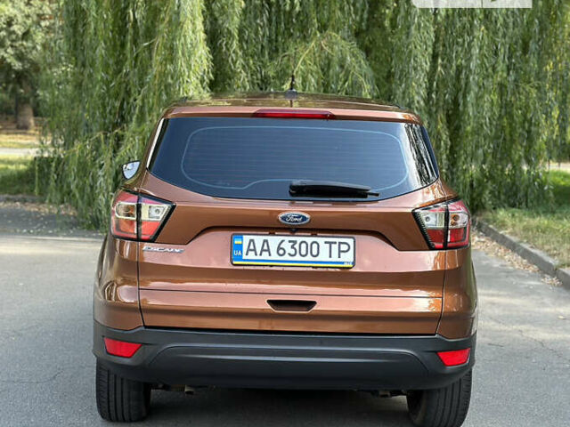 Форд Эскейп 2016 в Киеве на Automoto.ua Оранжевый Форд Эскейп, объемом двигателя 2.49 л и пробегом 180 тыс. км за 13555 $, фото 9 на Automoto.ua